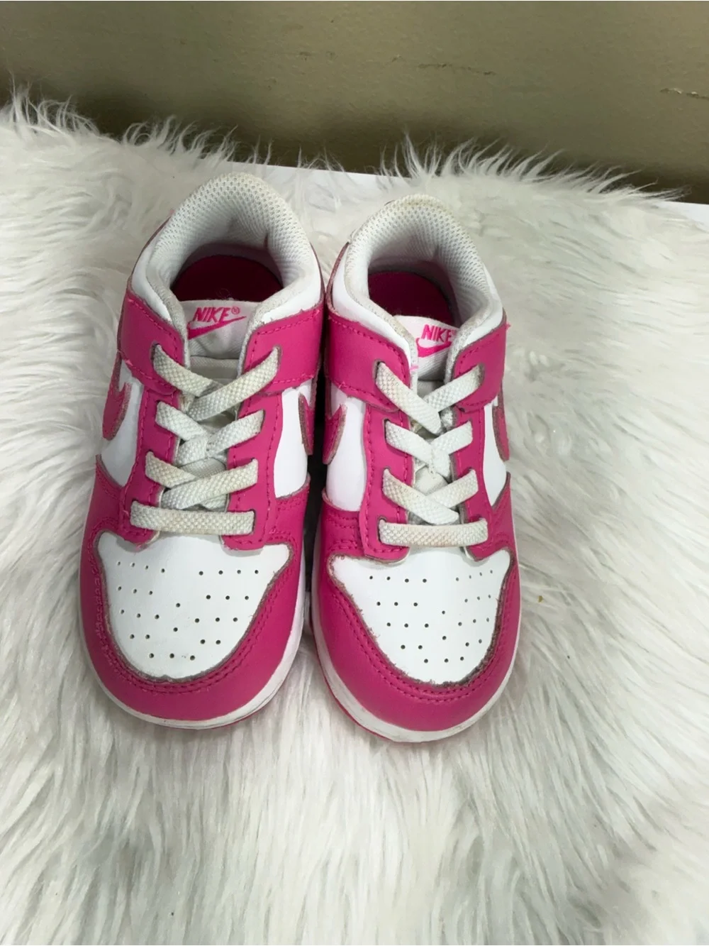 Nike Kids White and Hot Pink Low-Top Sneakers